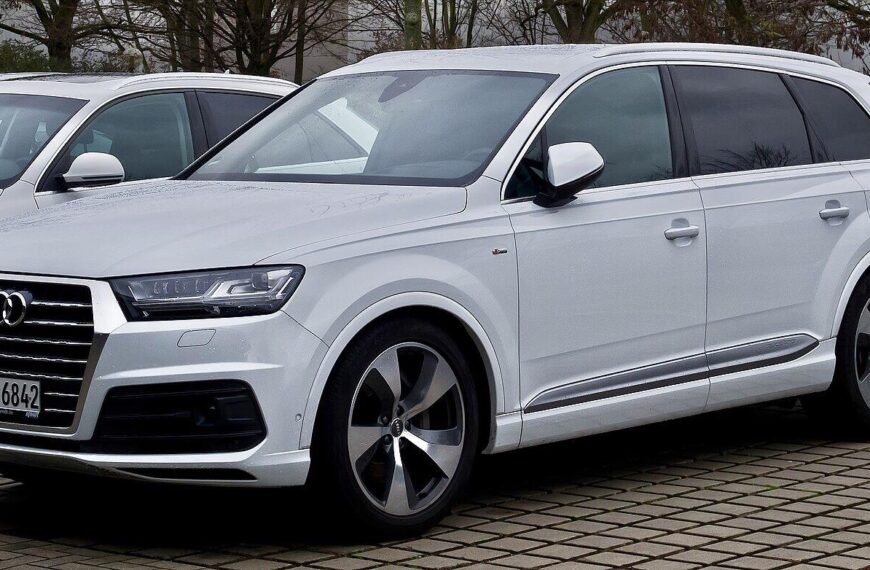 Audi Q7 – Nowoczesny SUV z napędem quattro: Dane techniczne, funkcje bezpieczeństwa, cena