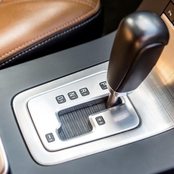 Automat czy manual: Jaki rodzaj skrzyni biegów wybrać?