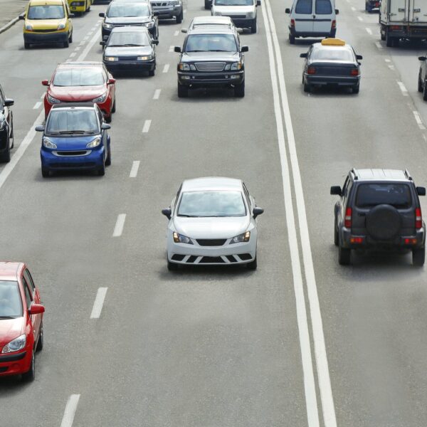 Porównanie hatchbacków segmentu B: Volkswagen Polo vs. Ford Fiesta.