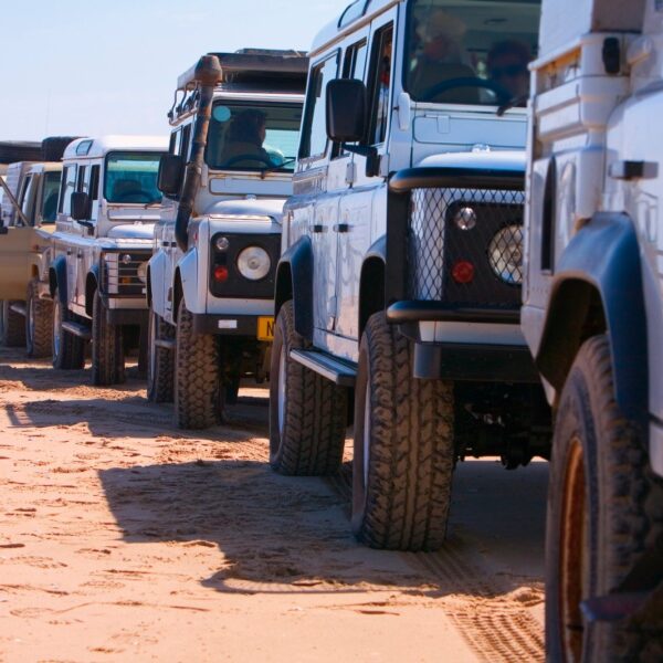 Różnice między napędem 4×4 a AWD: Który wybrać do swojego samochodu?